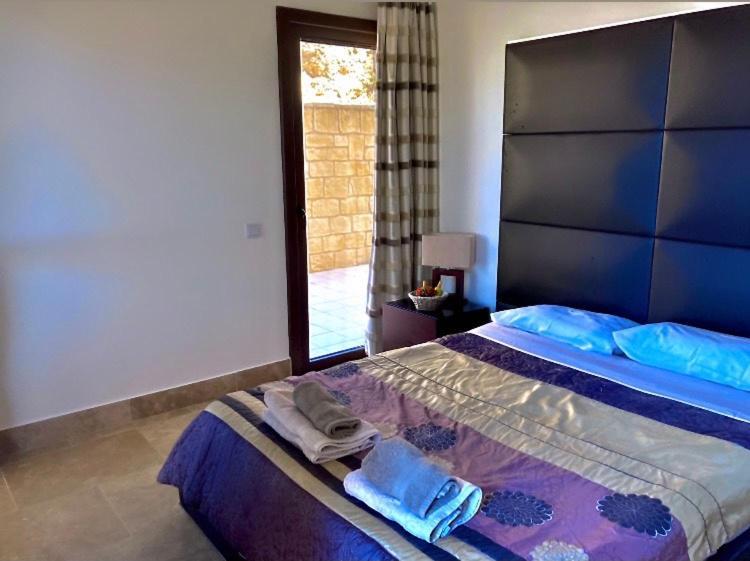 Beau Views Seven Apartment Peyia Ngoại thất bức ảnh