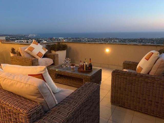 Beau Views Seven Apartment Peyia Ngoại thất bức ảnh